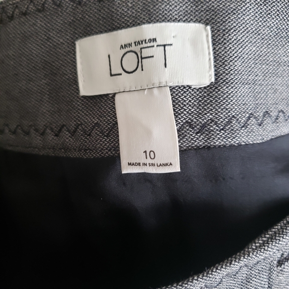 Loft mini skirt. - Picture 3 of 3